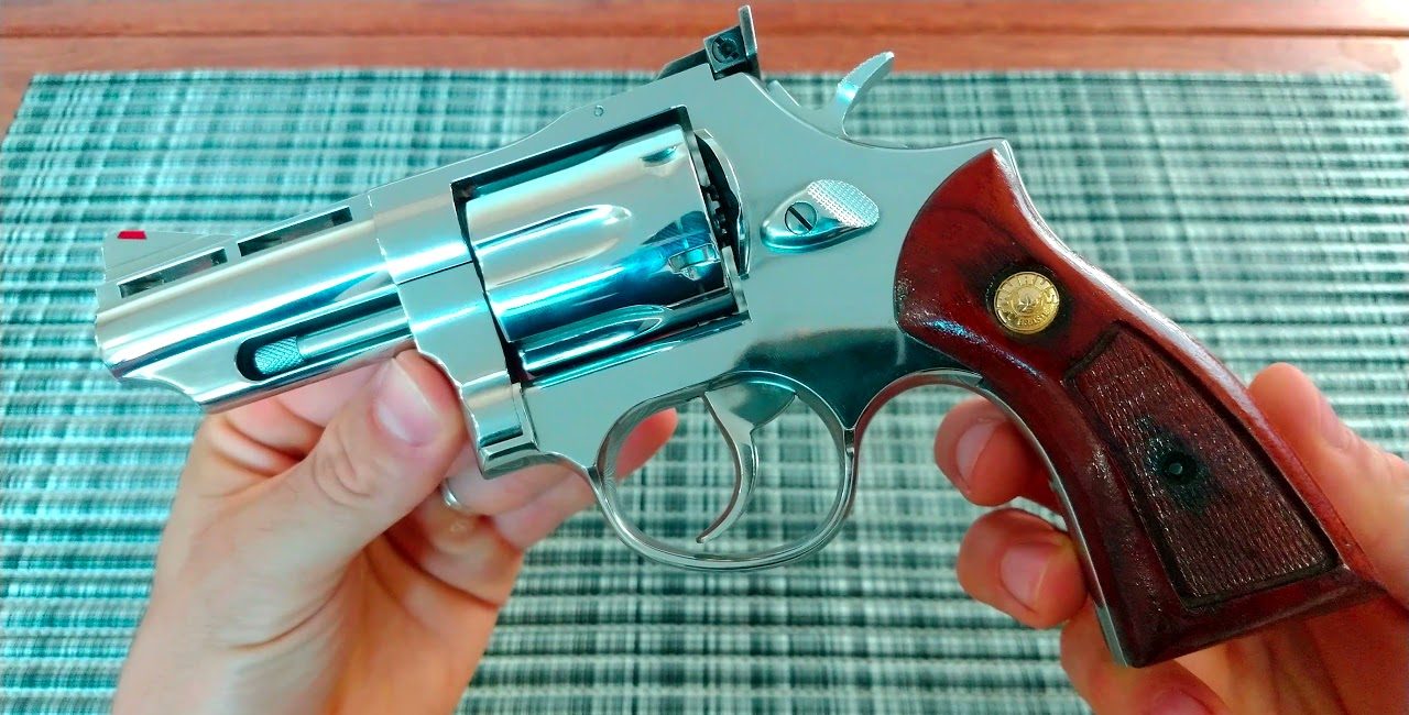 revolver 38 taurus 6 tiros - cabo de madeira